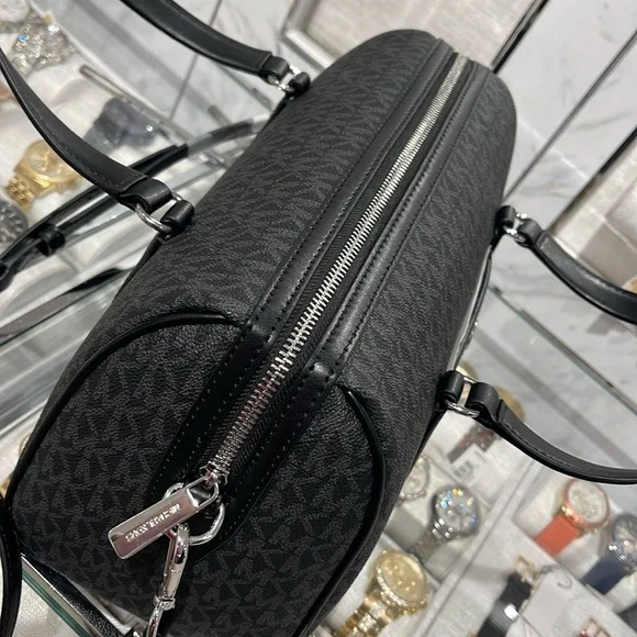 MICHAEL KORS JST TRAVEL MEDIUM DUFFLE SATCHEL SHOULDER CROSSBODY BAG MK BLACK - Picture 15 of 16